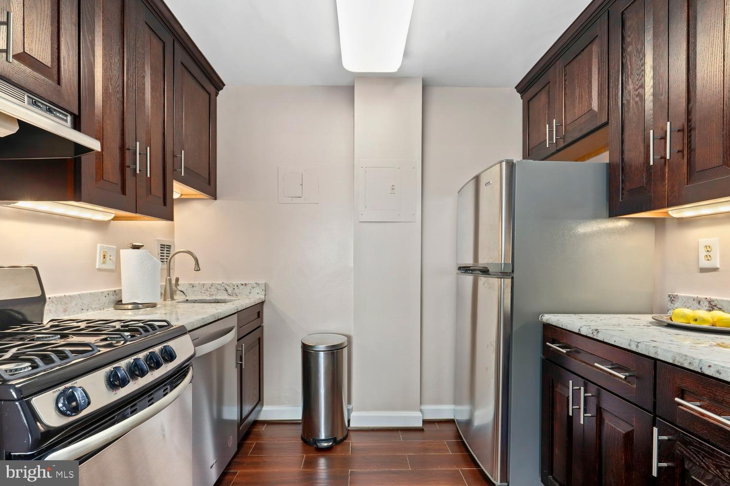 RIVER PLACE - Residential