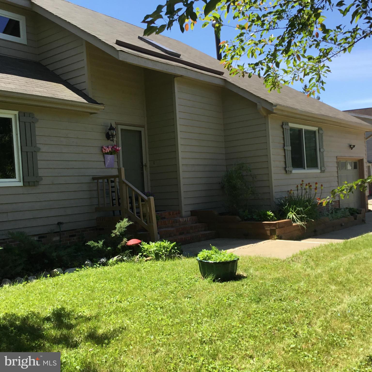 CAMELOT - Residential Lease