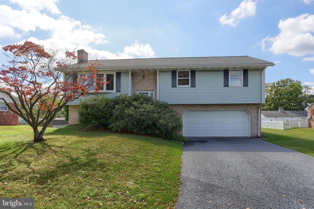 Photo of 41 HILLCREST DR, MANHEIM, PA 17545 (MLS # PALA2040630)