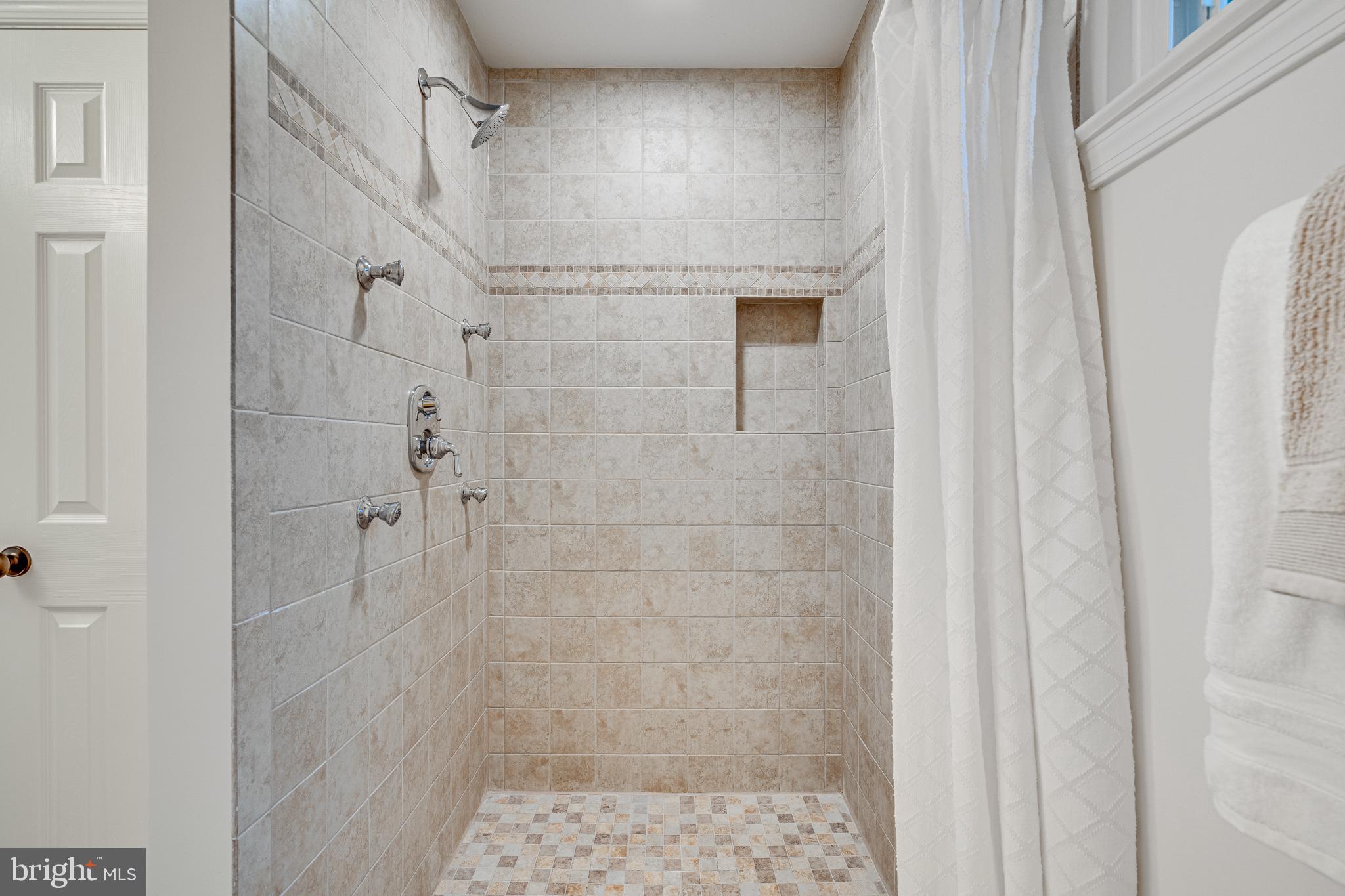 KINGS PARK WEST - Residential