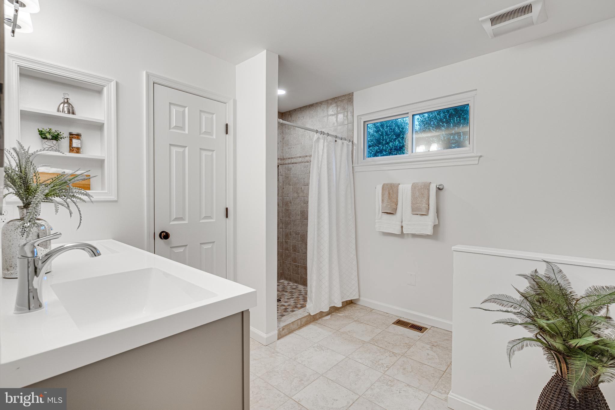 KINGS PARK WEST - Residential