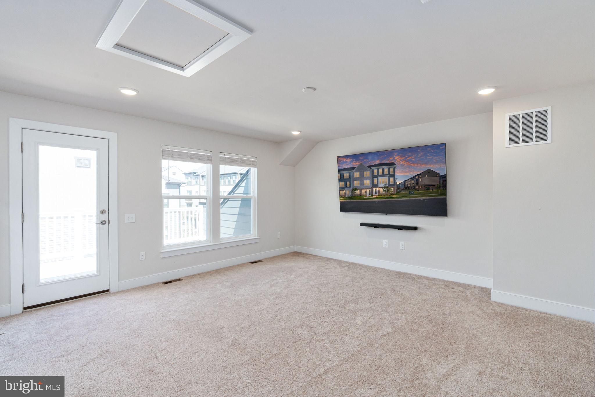 POTOMAC SHORES - Residential Lease