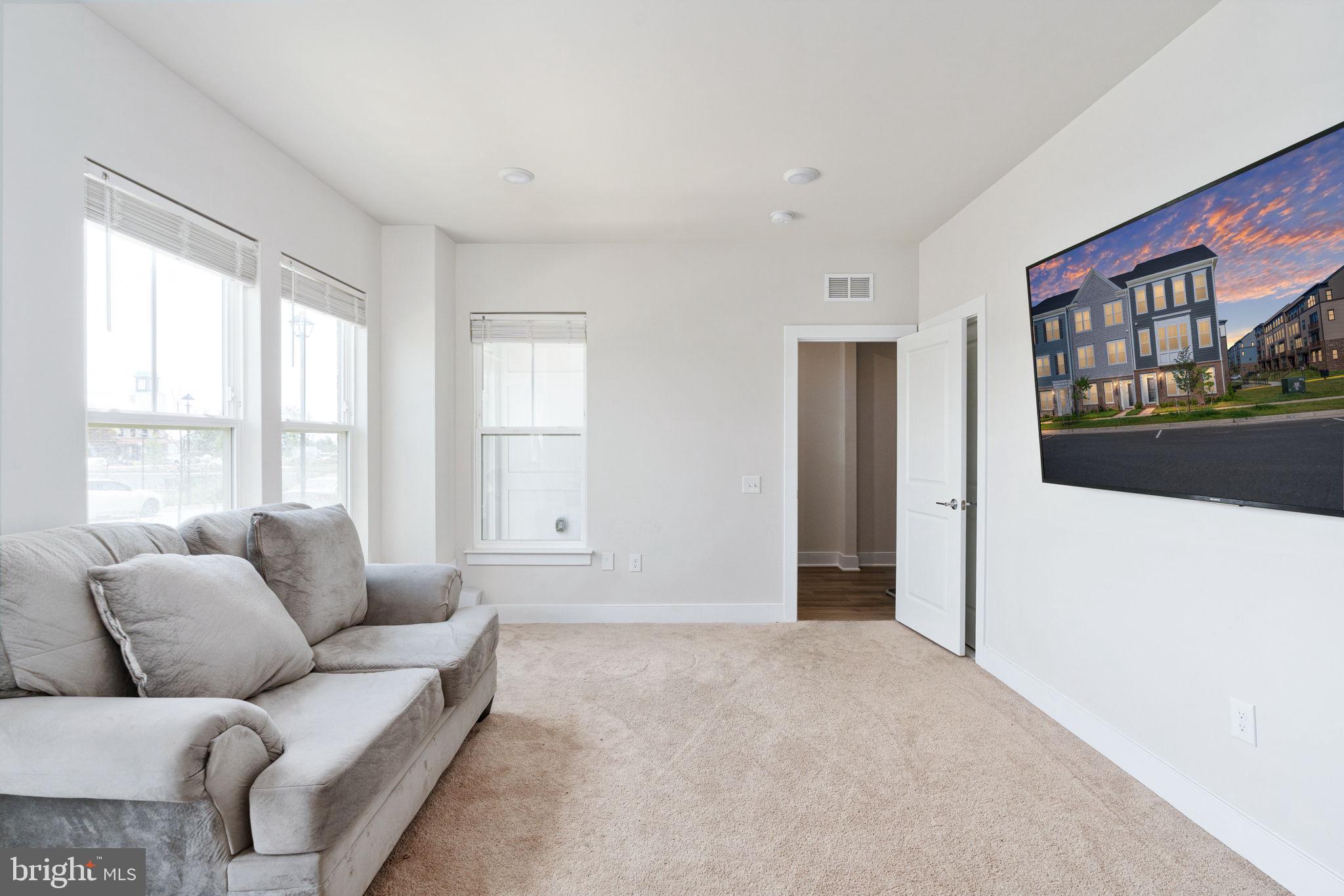 POTOMAC SHORES - Residential Lease