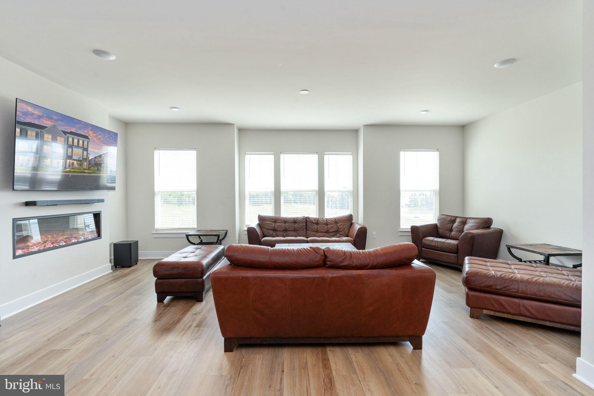 POTOMAC SHORES - Residential Lease