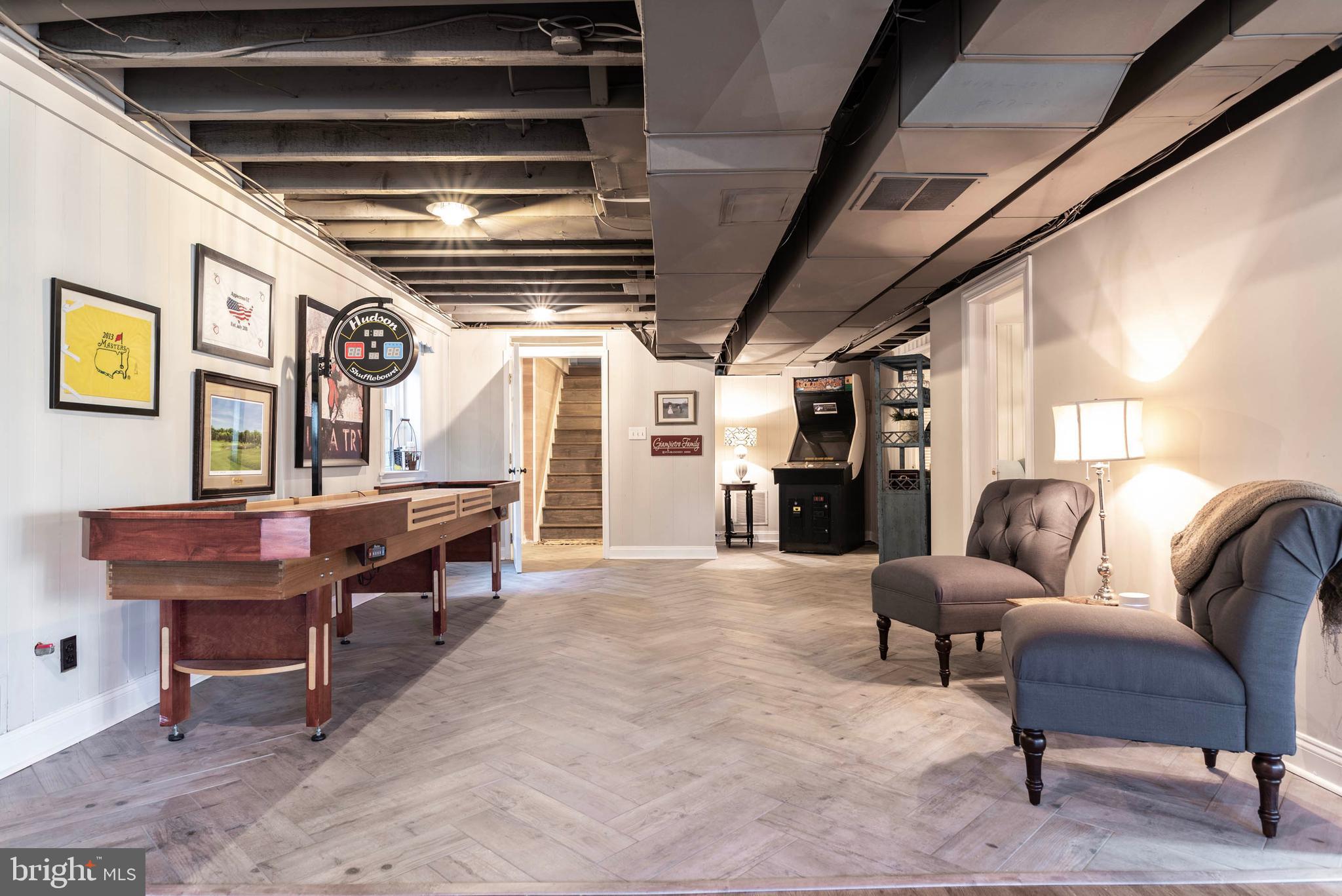 RADNOR HUNT - Residential