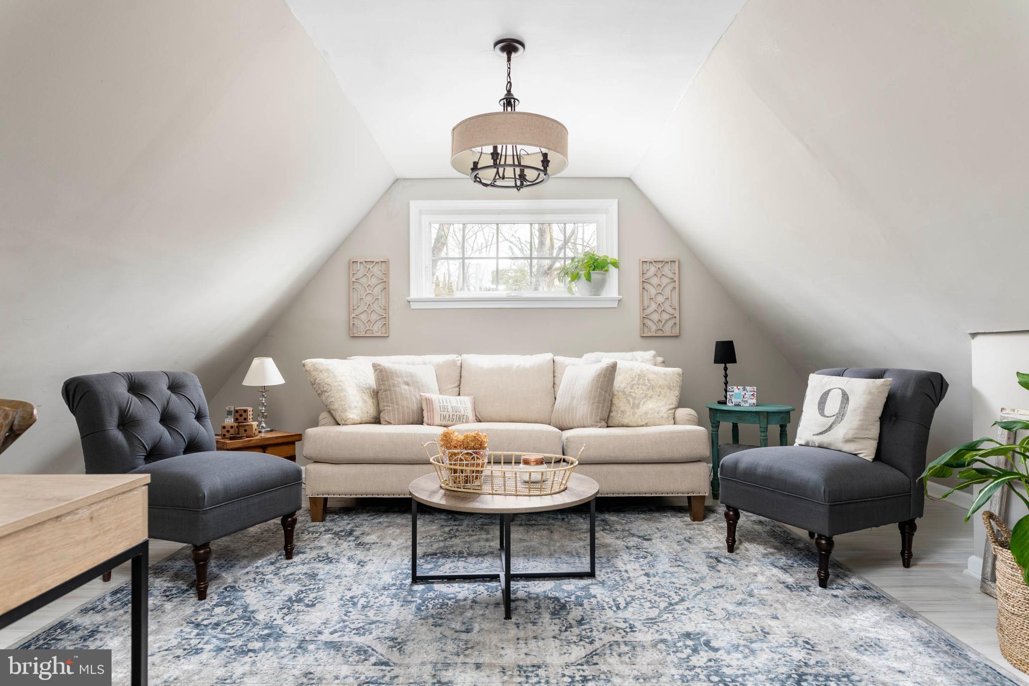 RADNOR HUNT - Residential