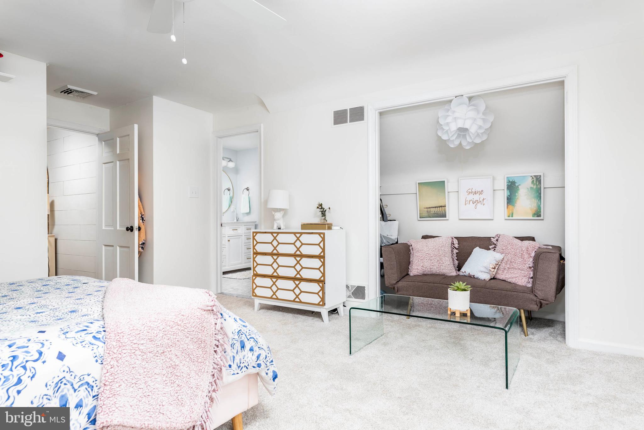 RADNOR HUNT - Residential