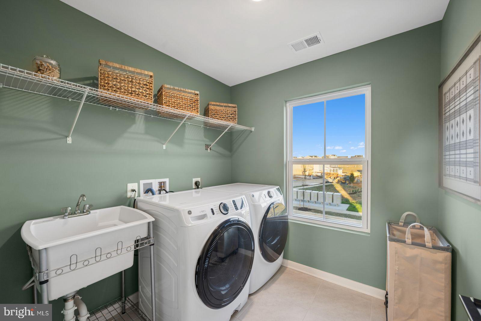 HUNTWELL WEST - Residential