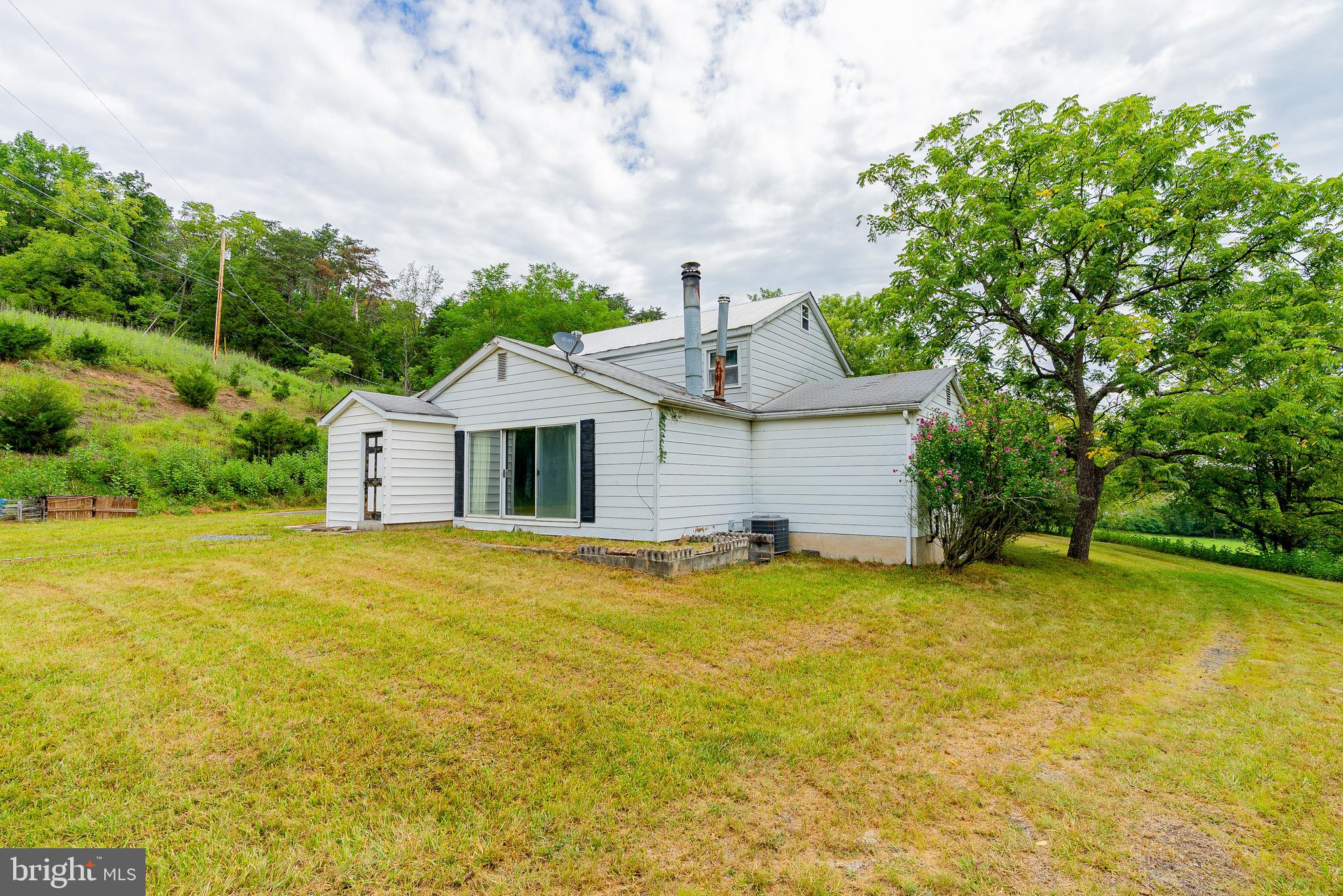 476 SCHRADER LANE