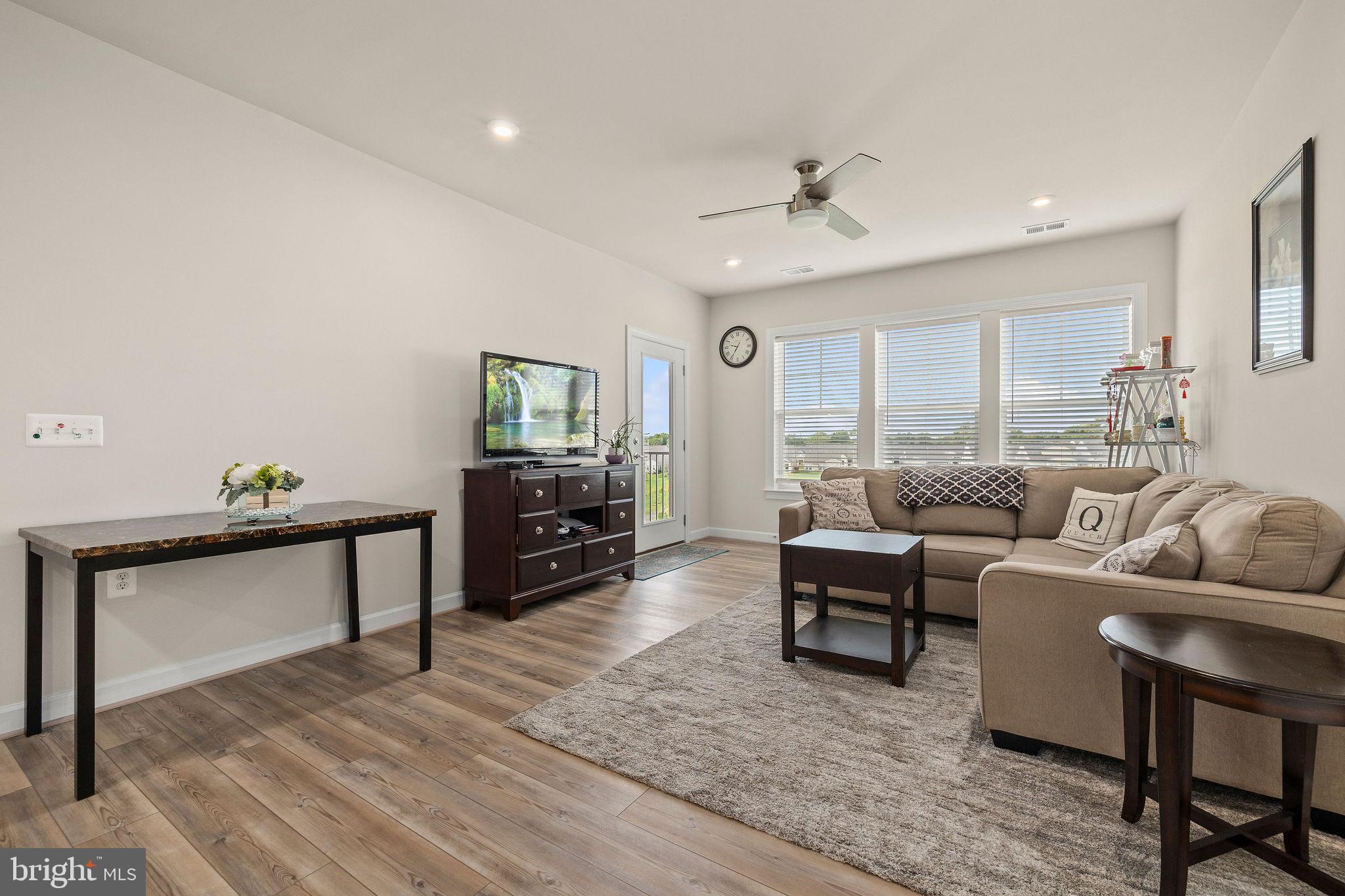 MONTEBELLO - Residential