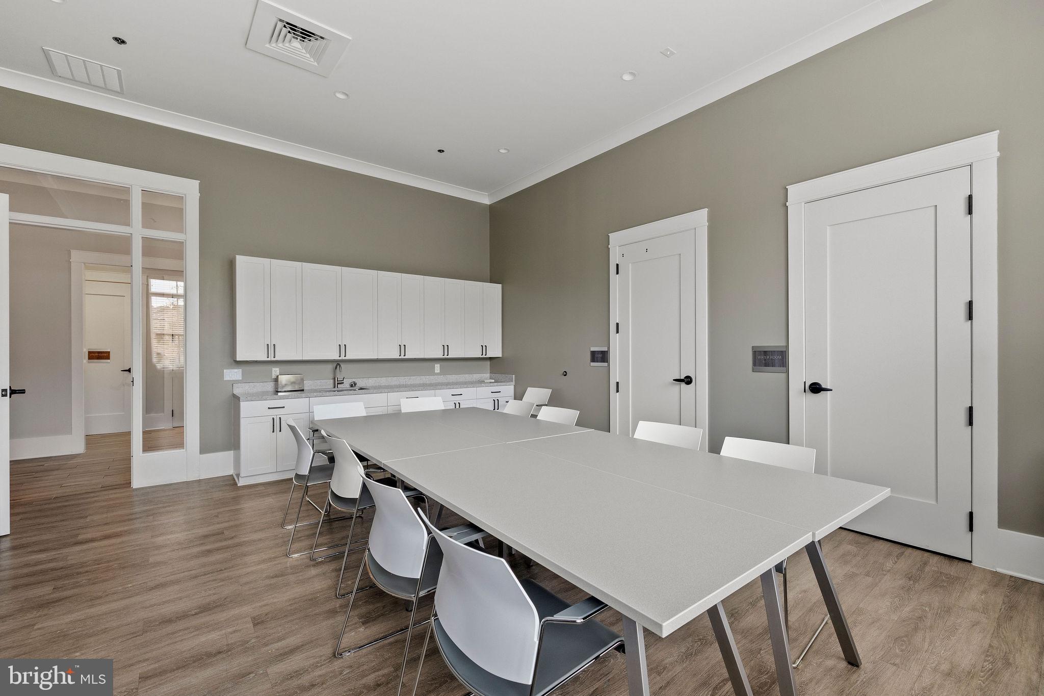 MONTEBELLO - Residential