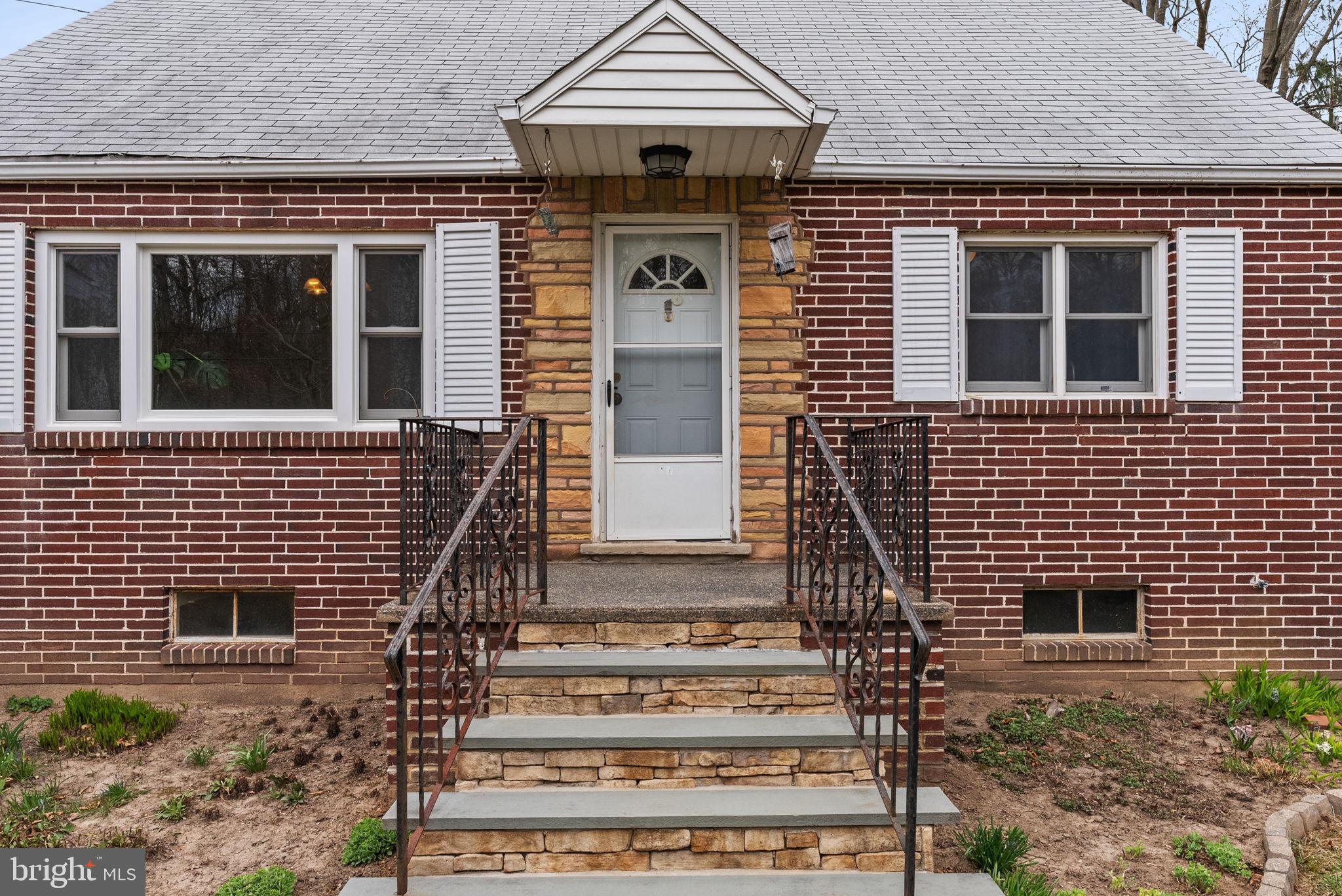 37 SMOKETOWN ROAD