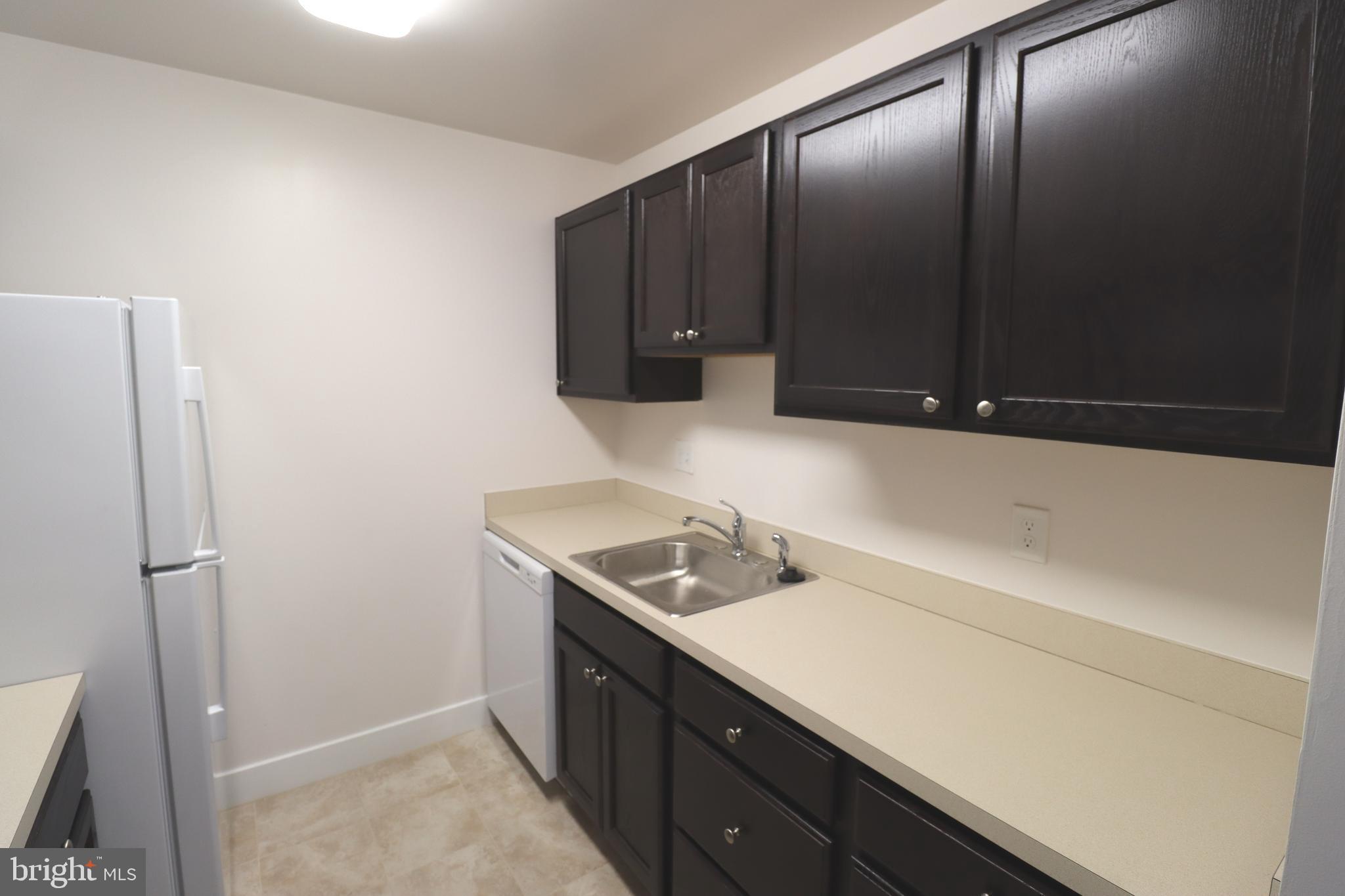 WILDE LAKE - Residential Lease