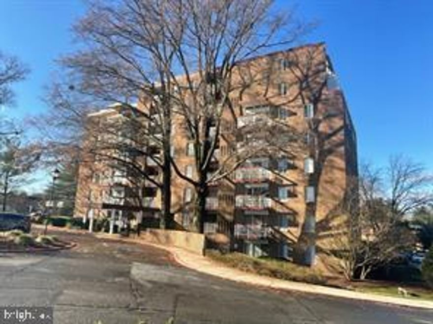 All utilities included except cable and Wi-Fi.  Bright and spacious newly renovated one bedroom one bath condo in the heart of Columbia, with lobby and  elevator. second floor unit. laminated flooring, balcony off the living room, remodeled kitchen, new appliances, fresh paint , across the street from the Wilde Lake Village Center close to  the Columbia mall. easy access to all major routes of 29/32/95.