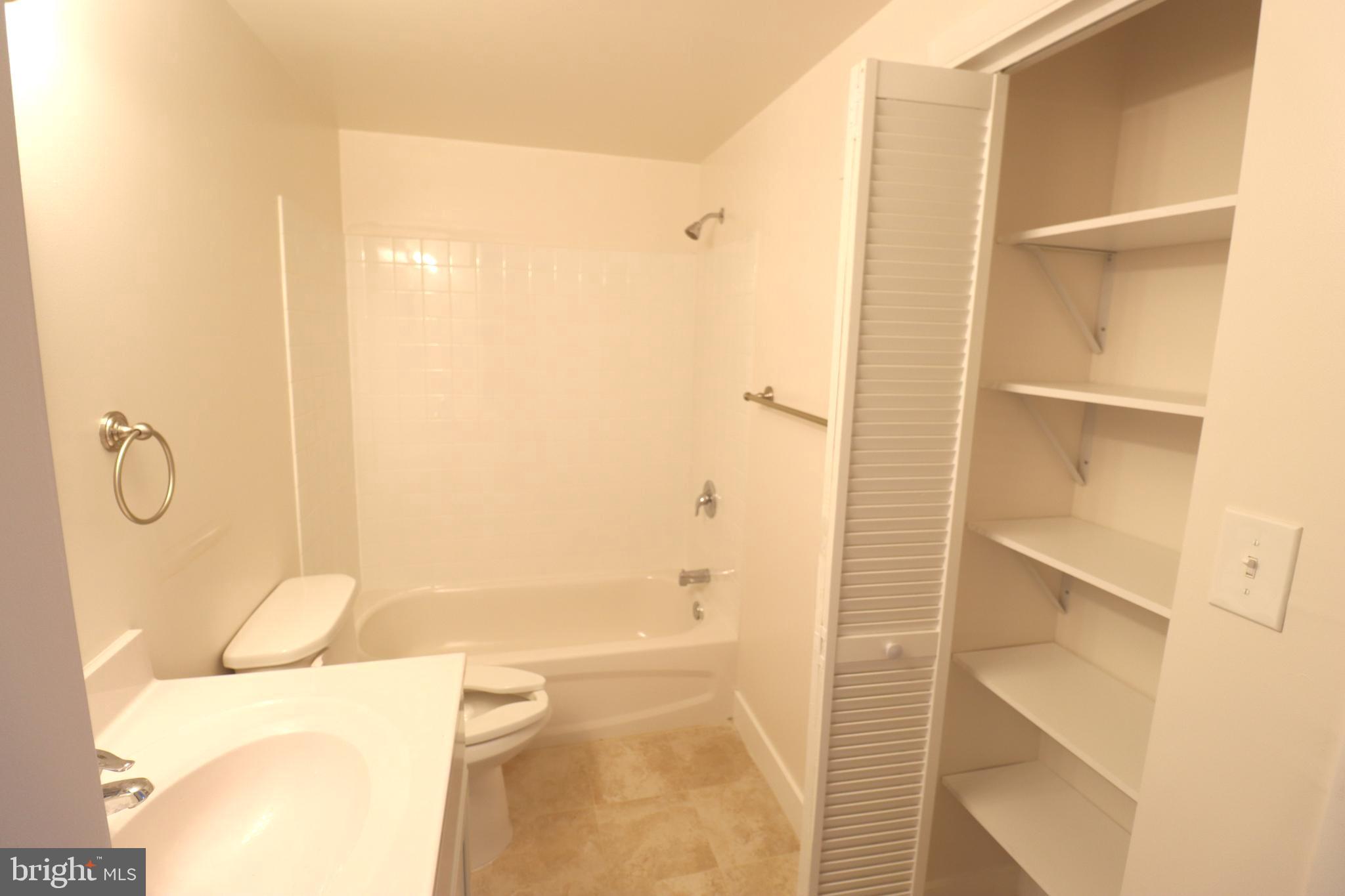 WILDE LAKE - Residential Lease