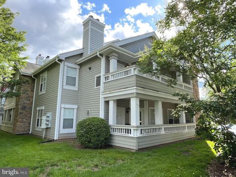 13060 AUTUMN WOODS WAY 101 FAIRFAX VA 22033