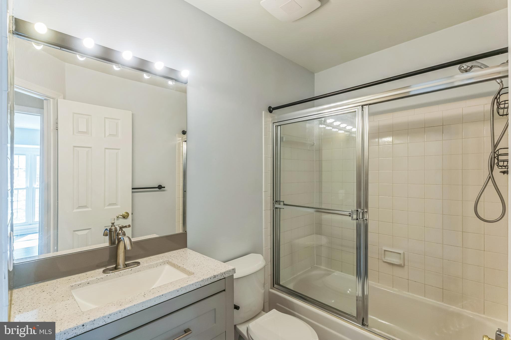 NOTTINGHAM WOODS - Residential Lease