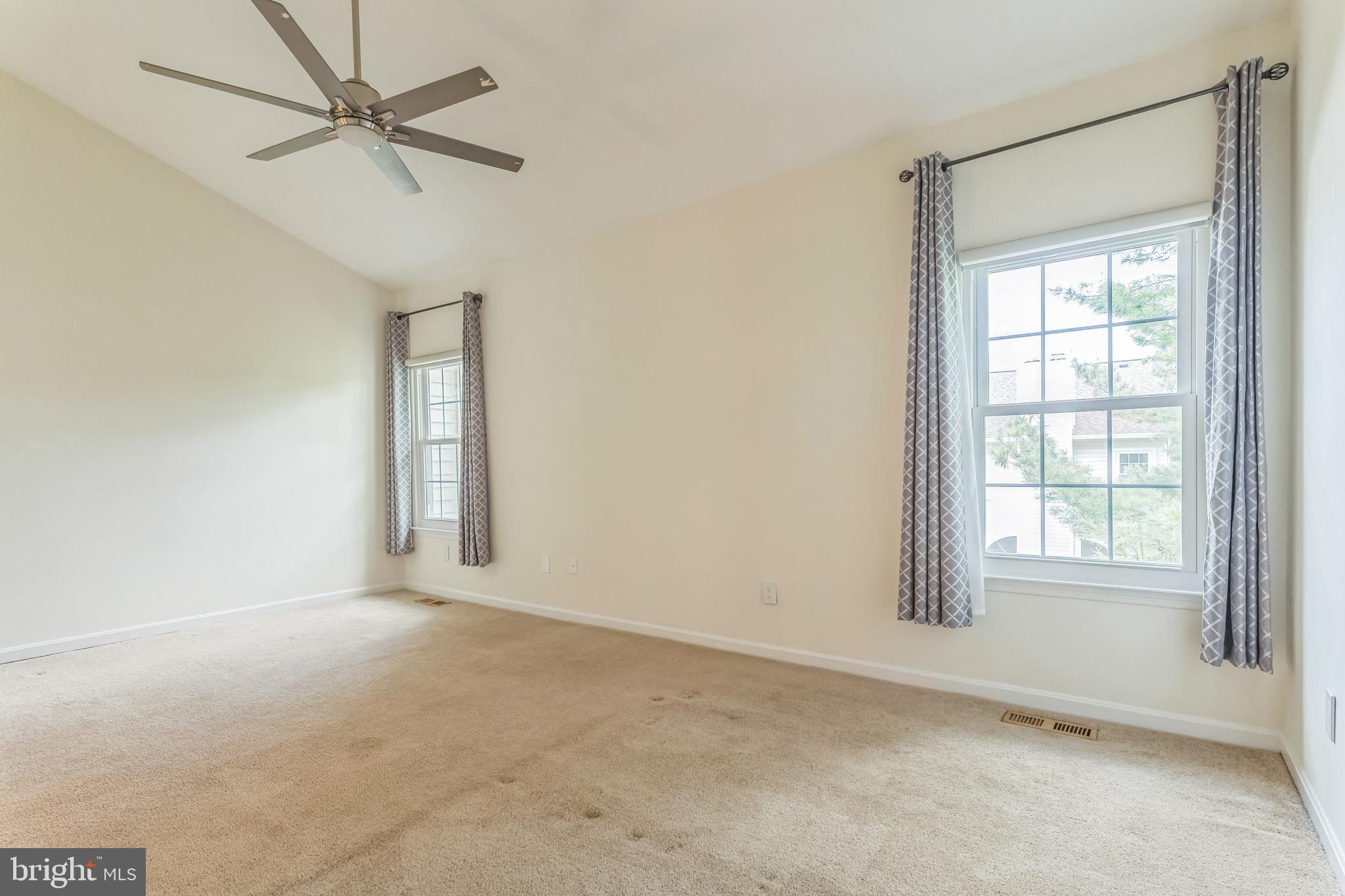 NOTTINGHAM WOODS - Residential Lease