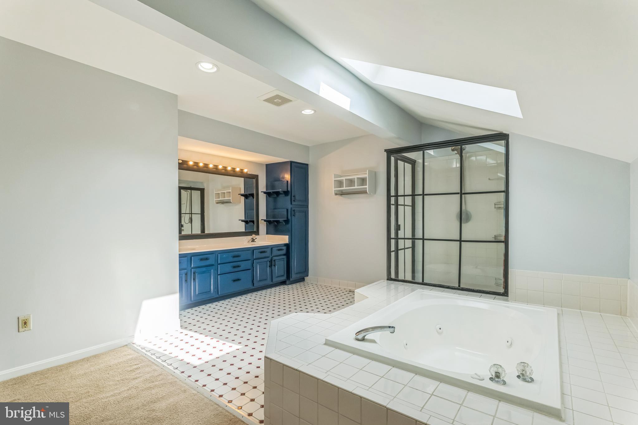 NOTTINGHAM WOODS - Residential Lease