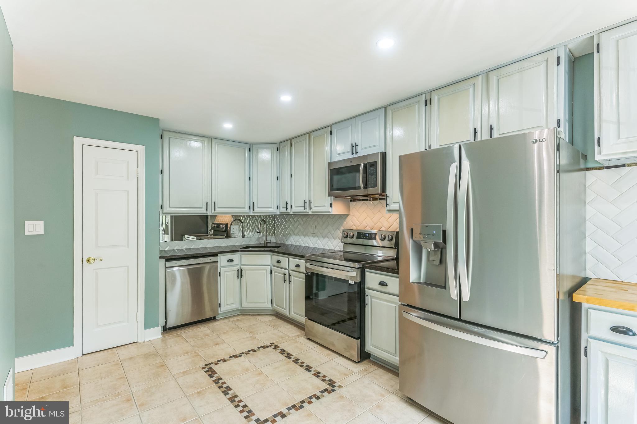 NOTTINGHAM WOODS - Residential Lease