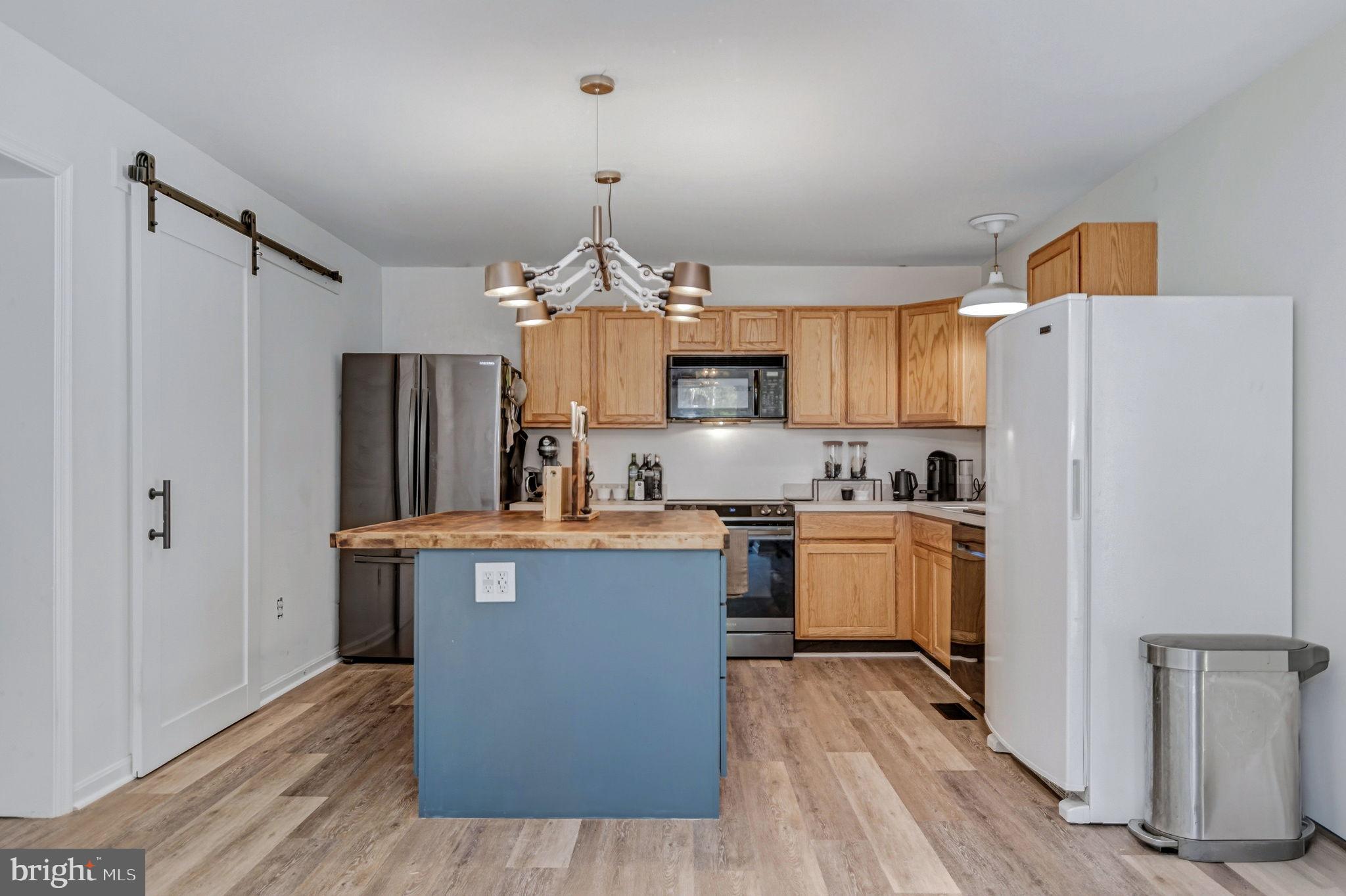 LAUREL ACRES - Residential