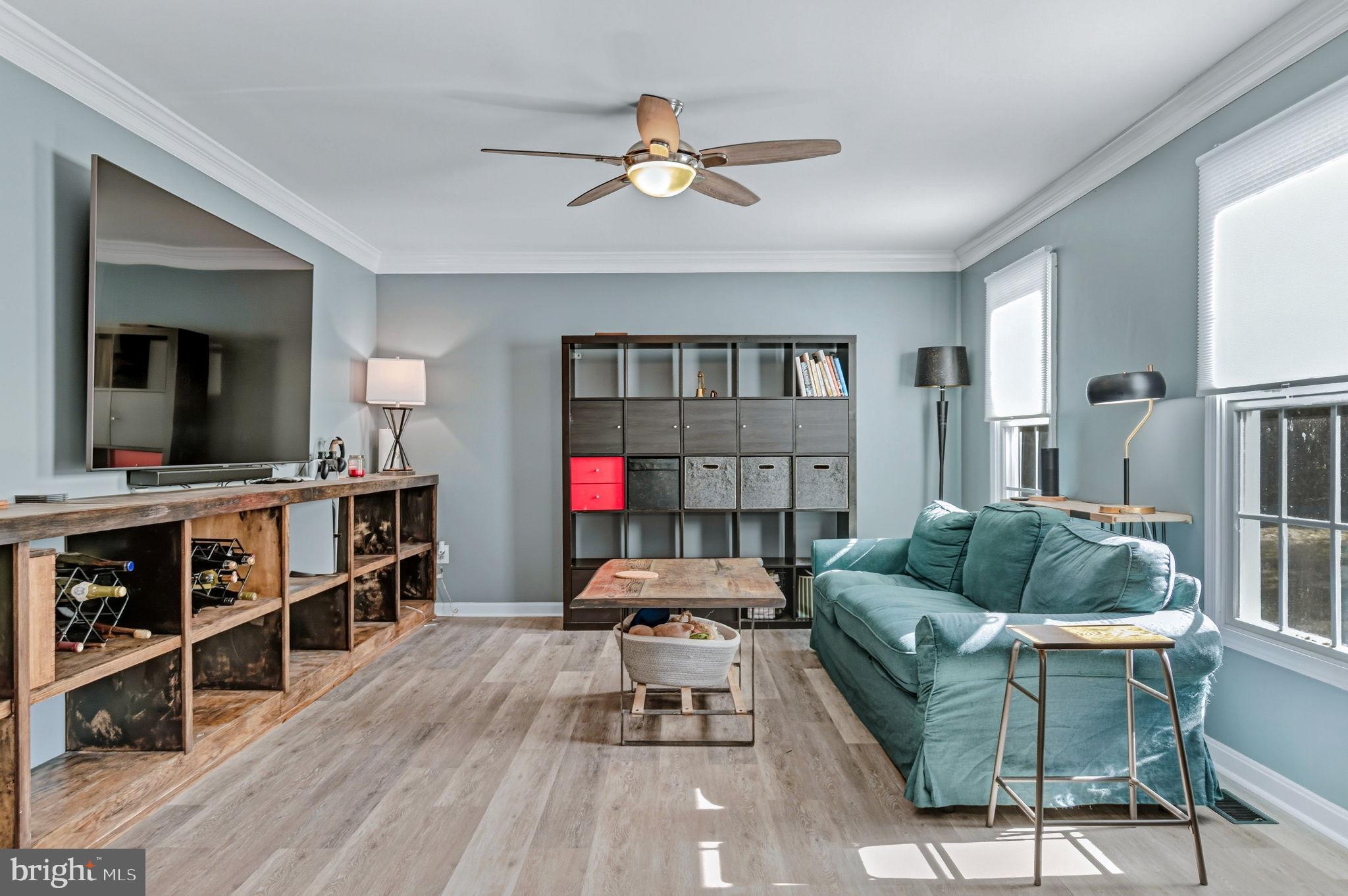 LAUREL ACRES - Residential