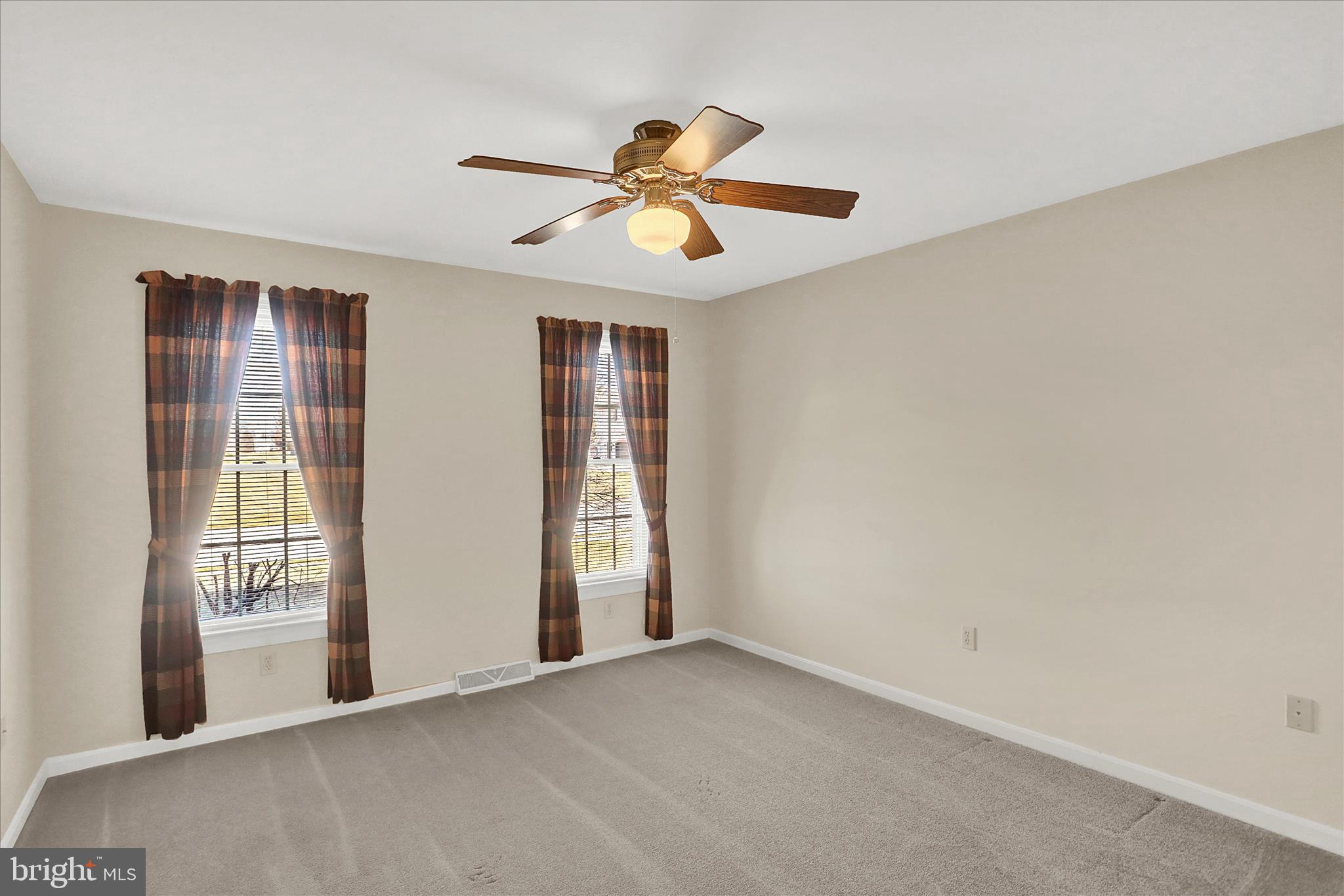 NOAH MEADOWS - Residential