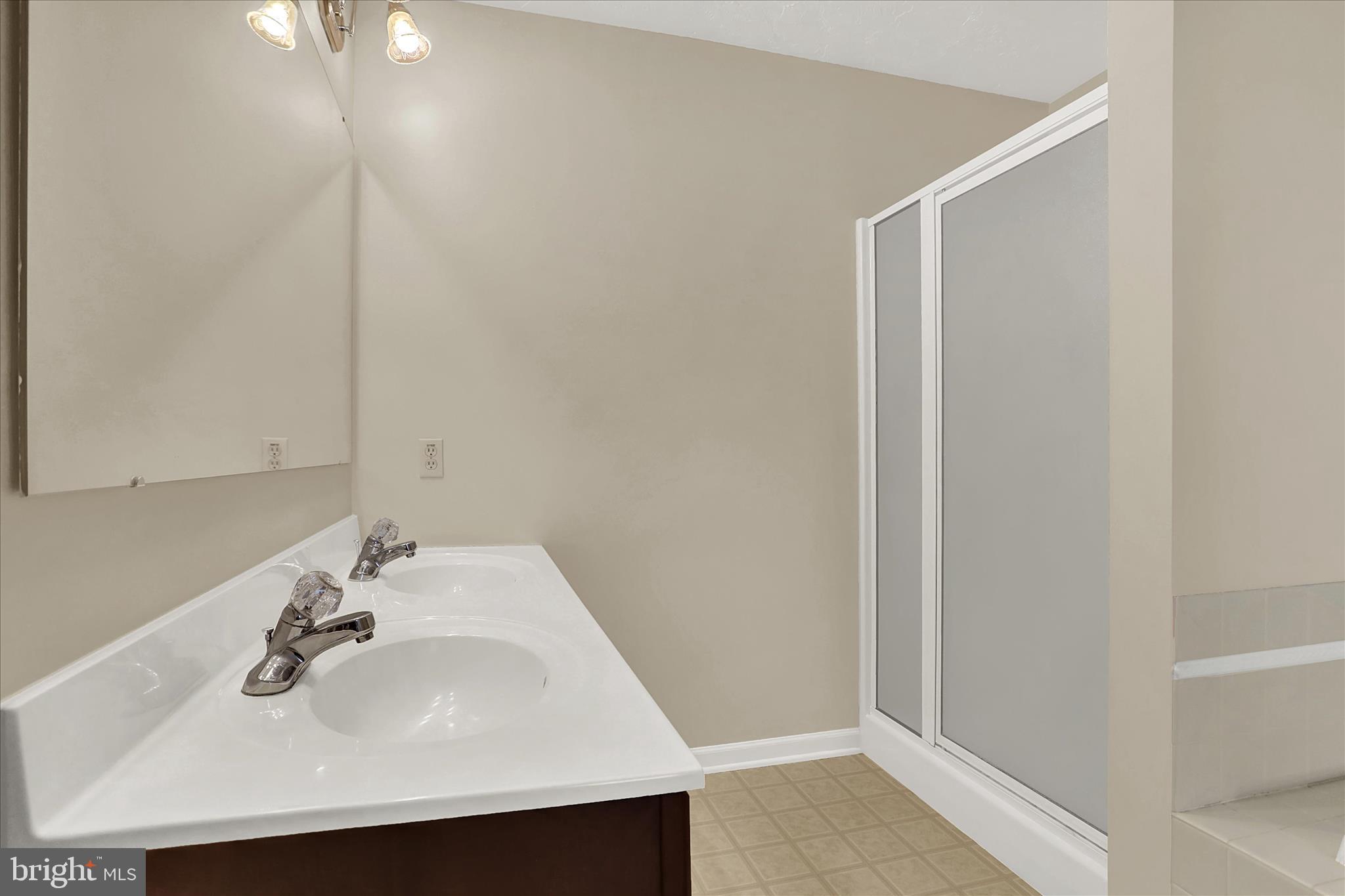 NOAH MEADOWS - Residential