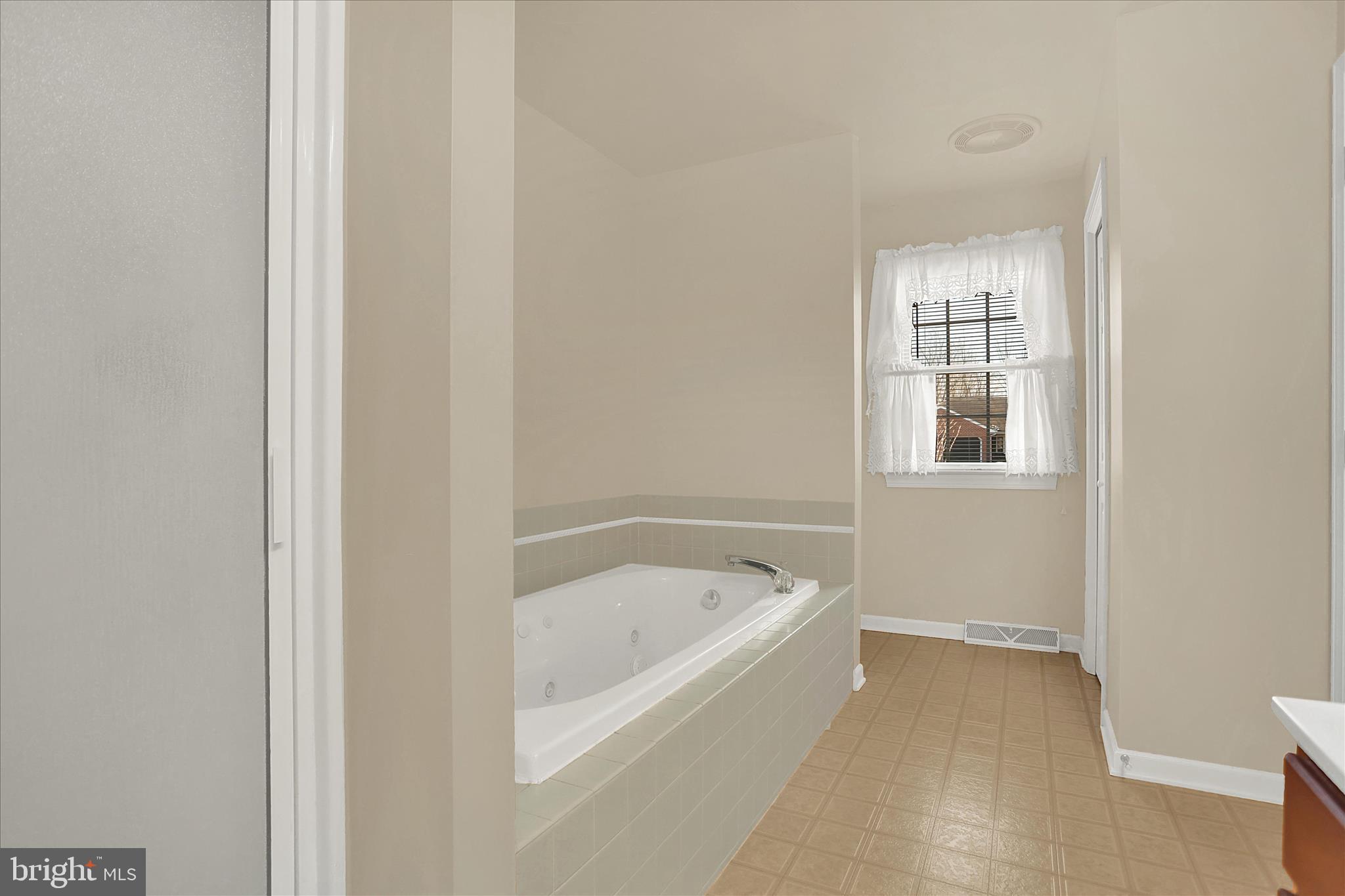 NOAH MEADOWS - Residential