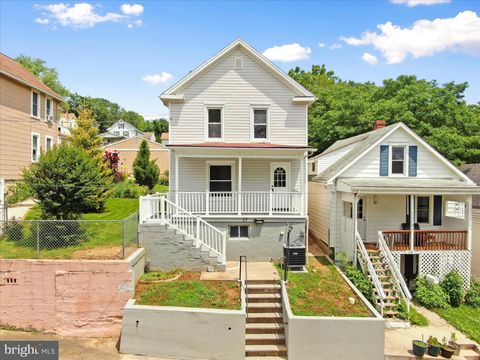 Homes For Sale - 37 E C Street<br/> Frederick County, BRUNSWICK, MD 21716