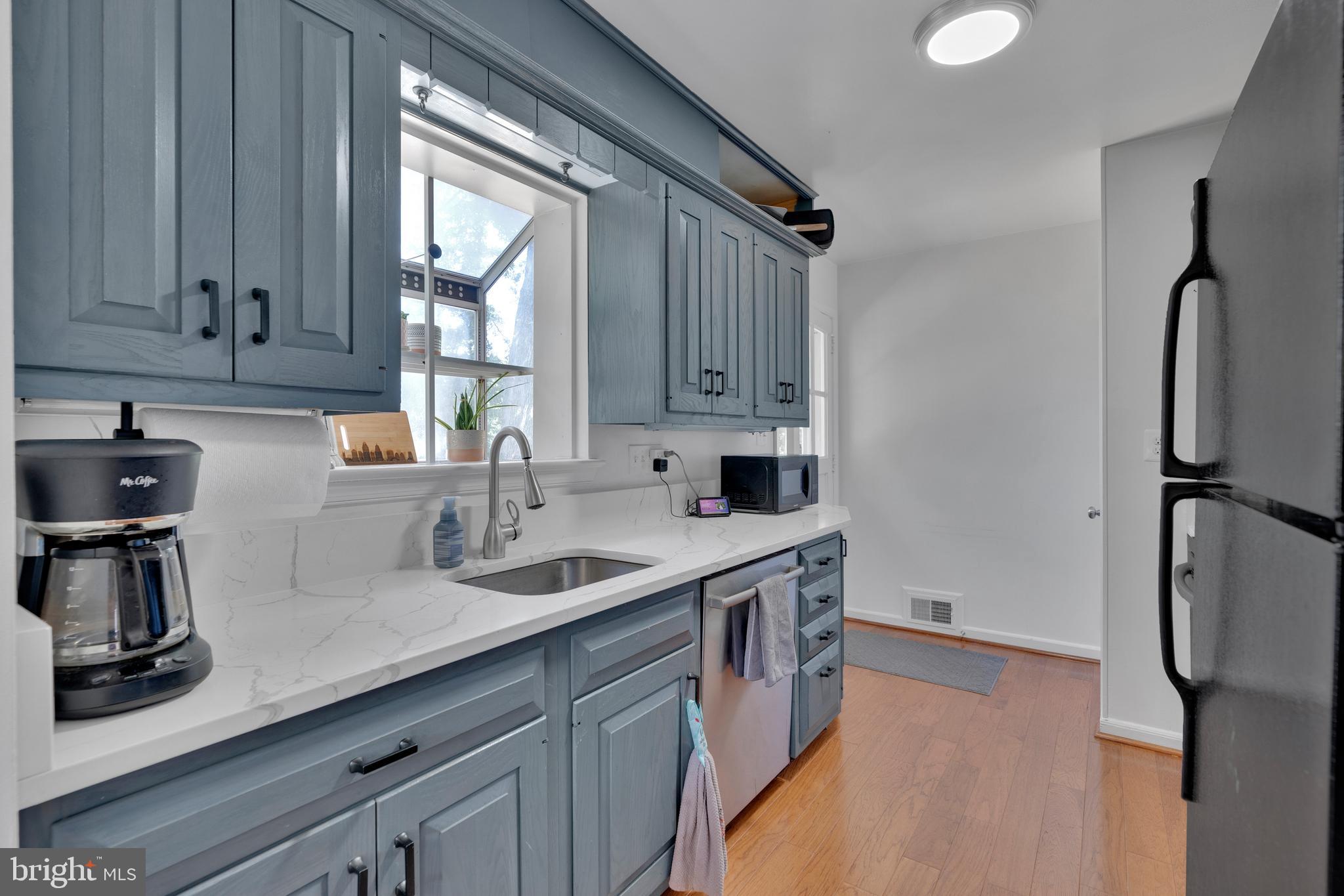 BROYHILL PARK - Residential