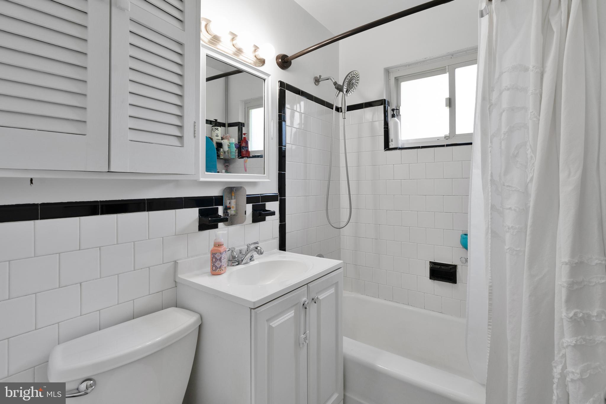 BROYHILL PARK - Residential