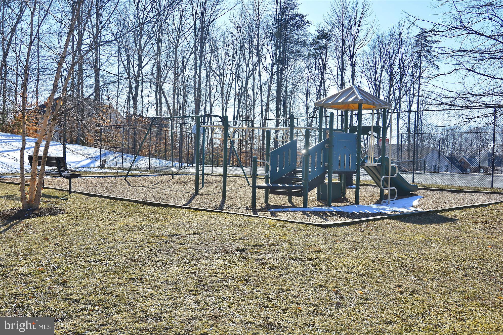 POWELLS RUN VILLAGE COND - Residential Lease