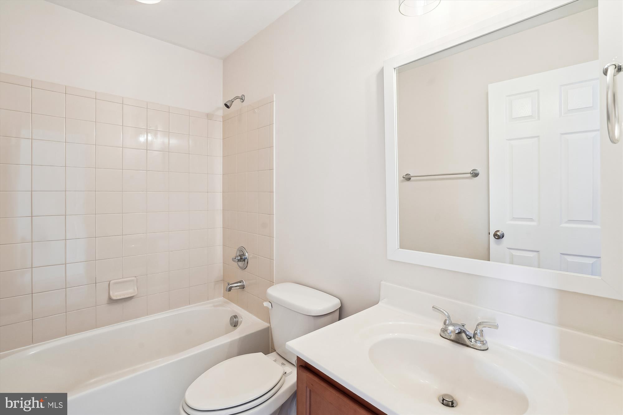 POWELLS RUN VILLAGE COND - Residential Lease