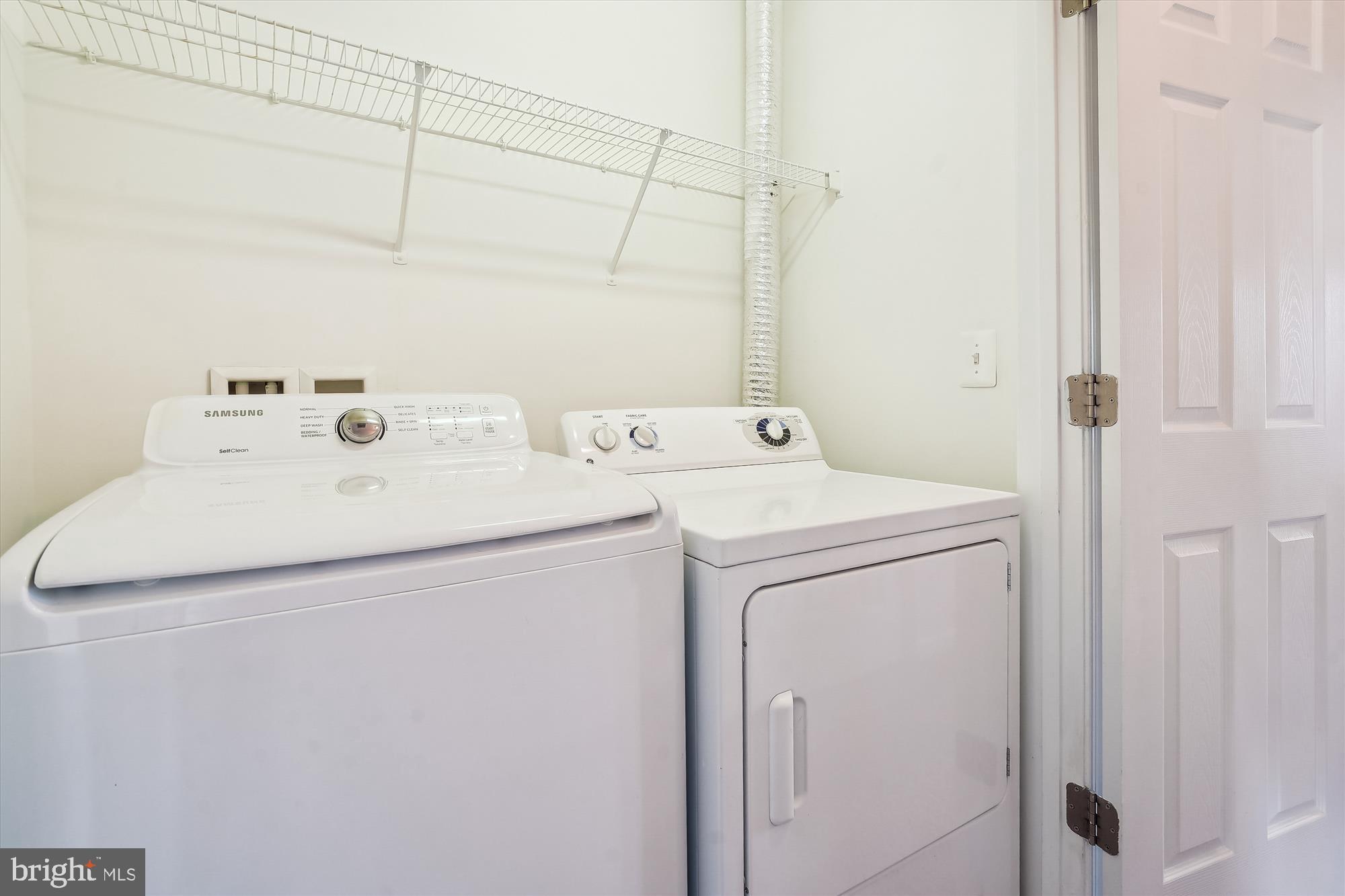 POWELLS RUN VILLAGE COND - Residential Lease