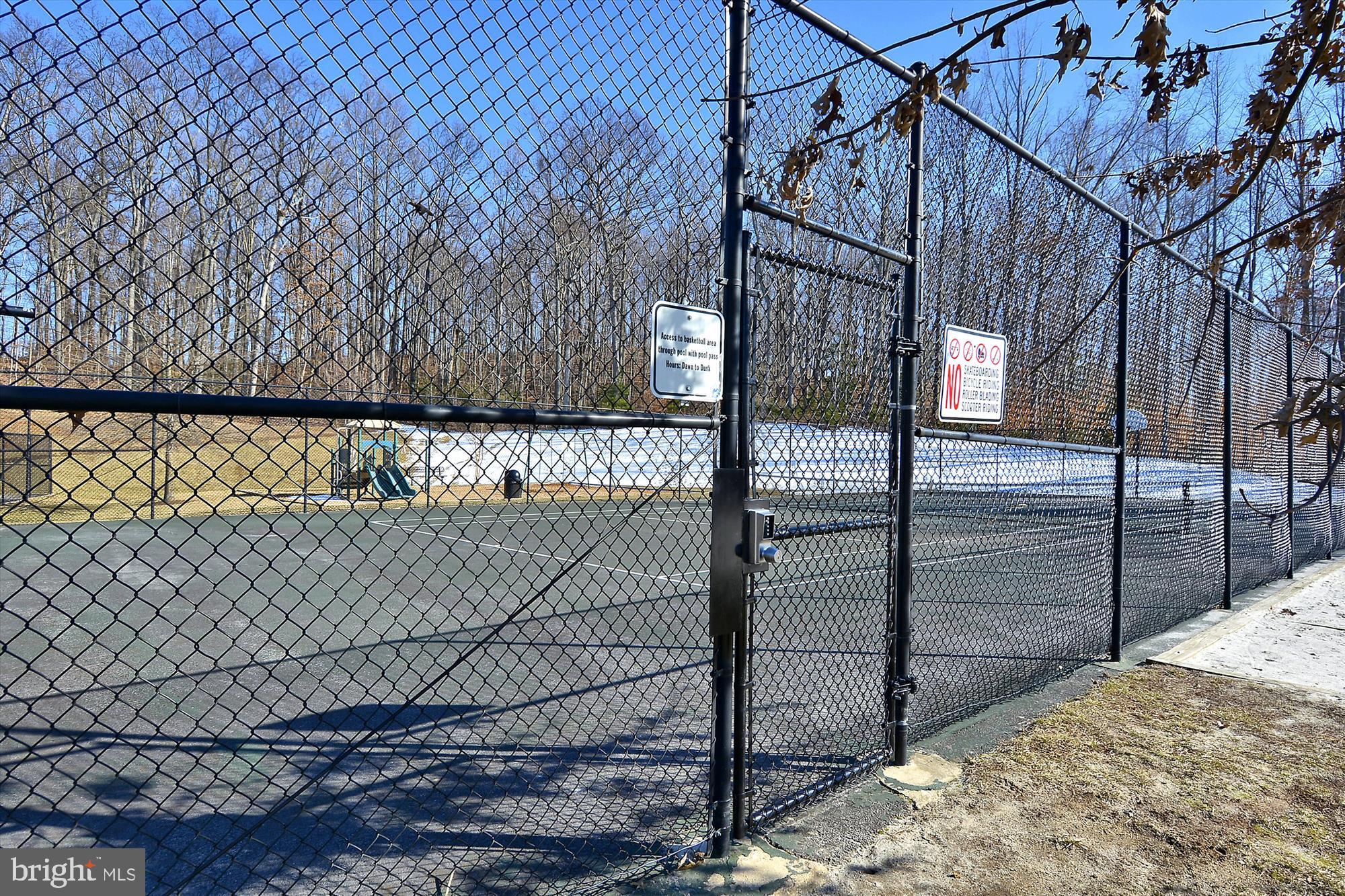 POWELLS RUN VILLAGE COND - Residential Lease