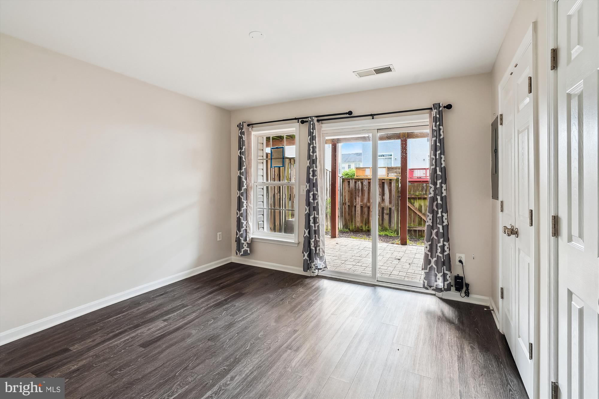 POWELLS RUN VILLAGE COND - Residential Lease