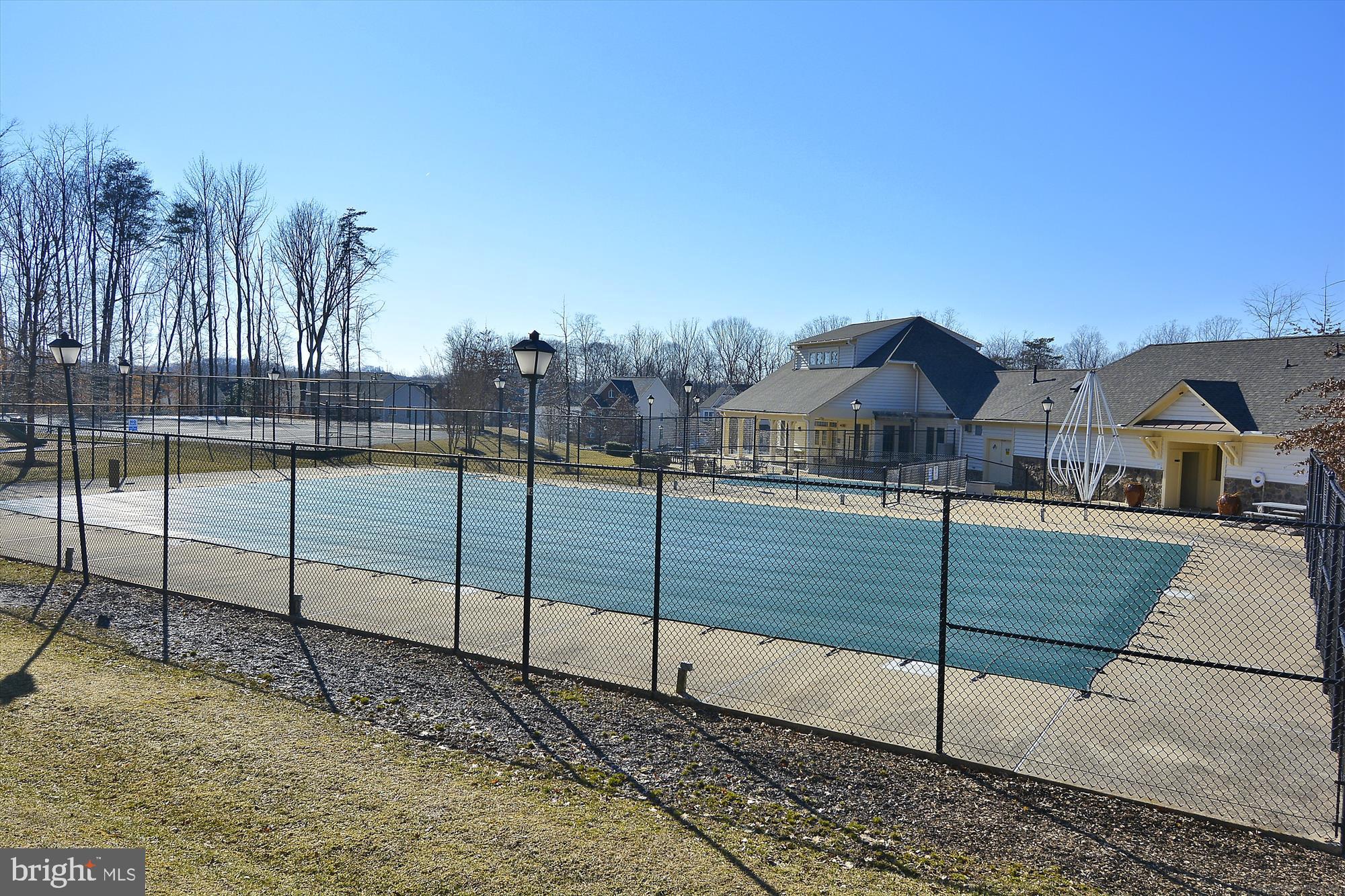 POWELLS RUN VILLAGE COND - Residential Lease