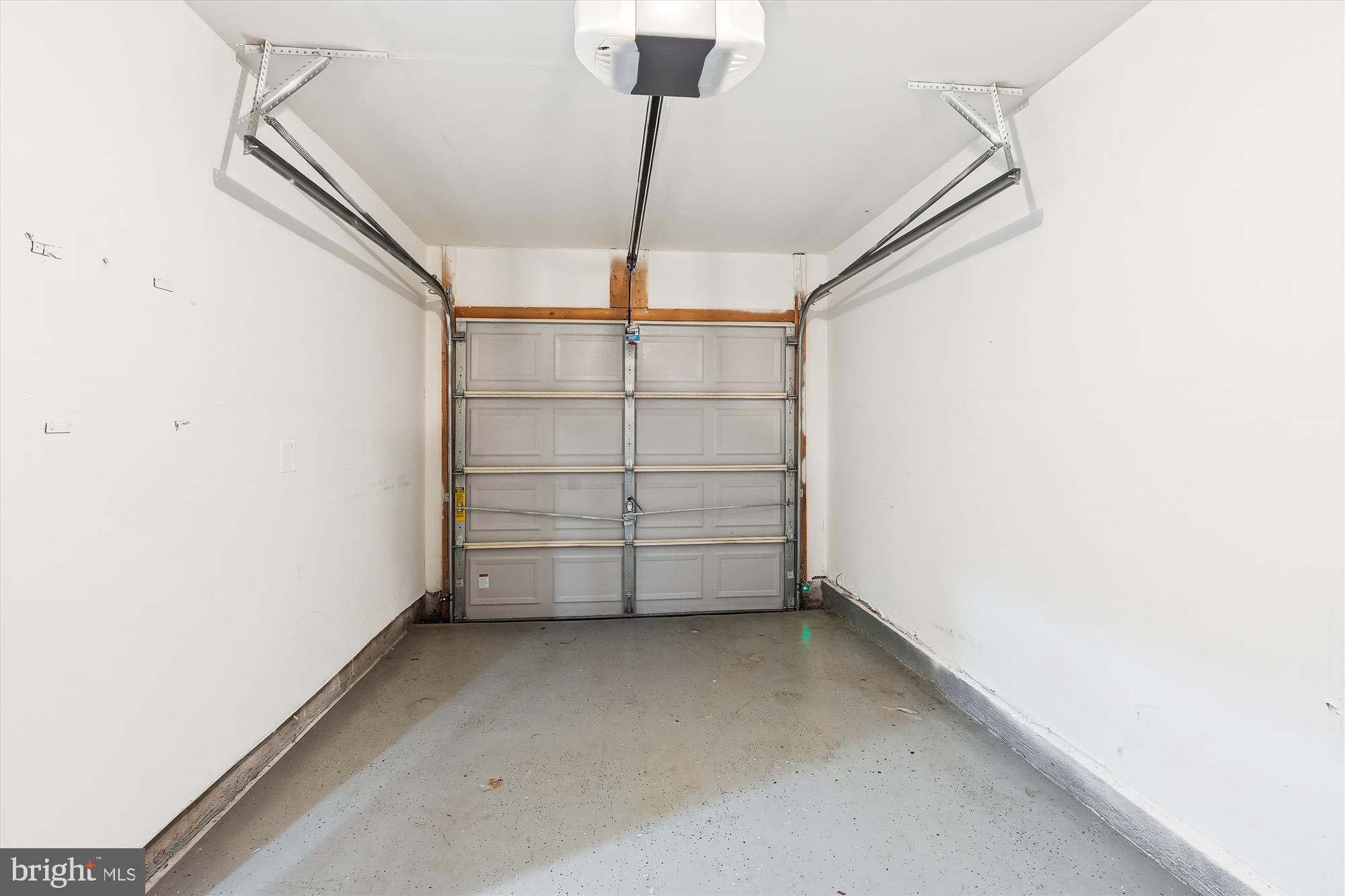 POWELLS RUN VILLAGE COND - Residential Lease