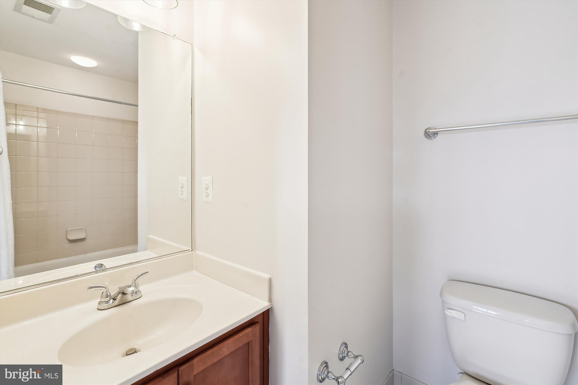 POWELLS RUN VILLAGE COND - Residential Lease