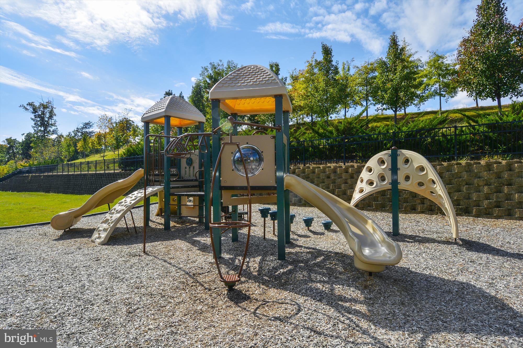 POWELLS RUN VILLAGE COND - Residential Lease