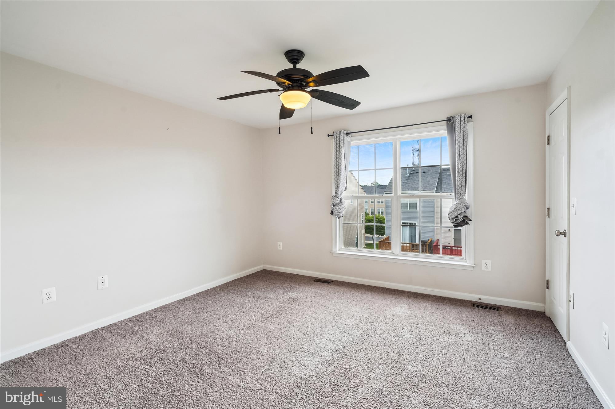 POWELLS RUN VILLAGE COND - Residential Lease