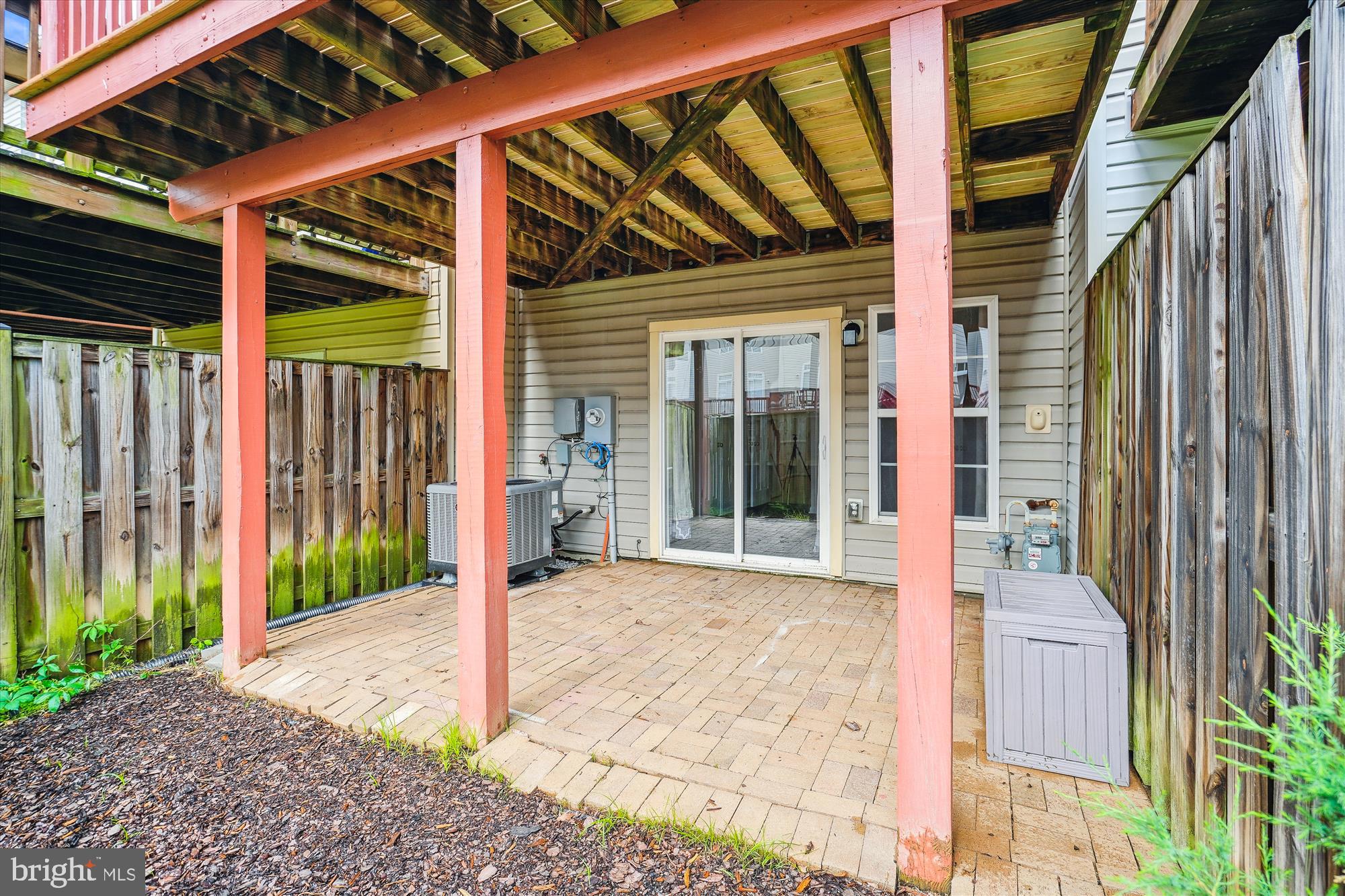 POWELLS RUN VILLAGE COND - Residential Lease