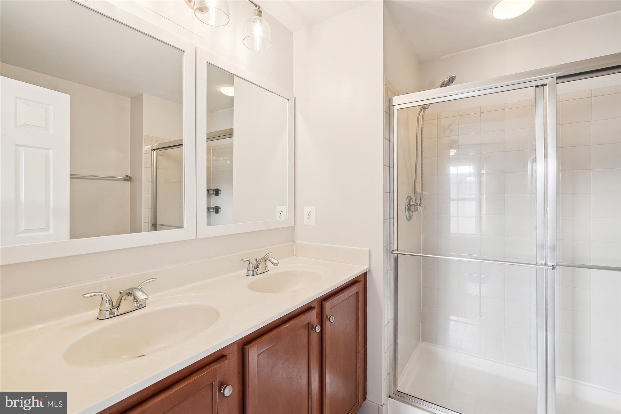 POWELLS RUN VILLAGE COND - Residential Lease