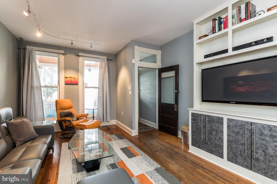 HAMPDEN HISTORIC DISTRICT - Residential