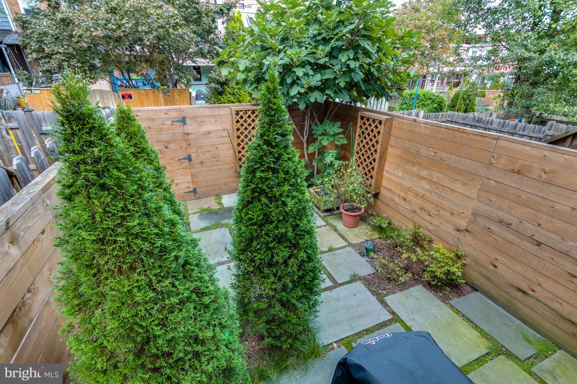 HAMPDEN HISTORIC DISTRICT - Residential