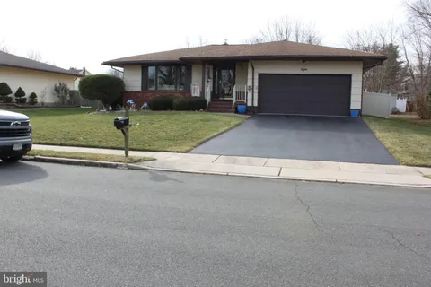 8 Mint Leaf Drive, Hamilton, NJ 08690 - MLS#: NJME2071440