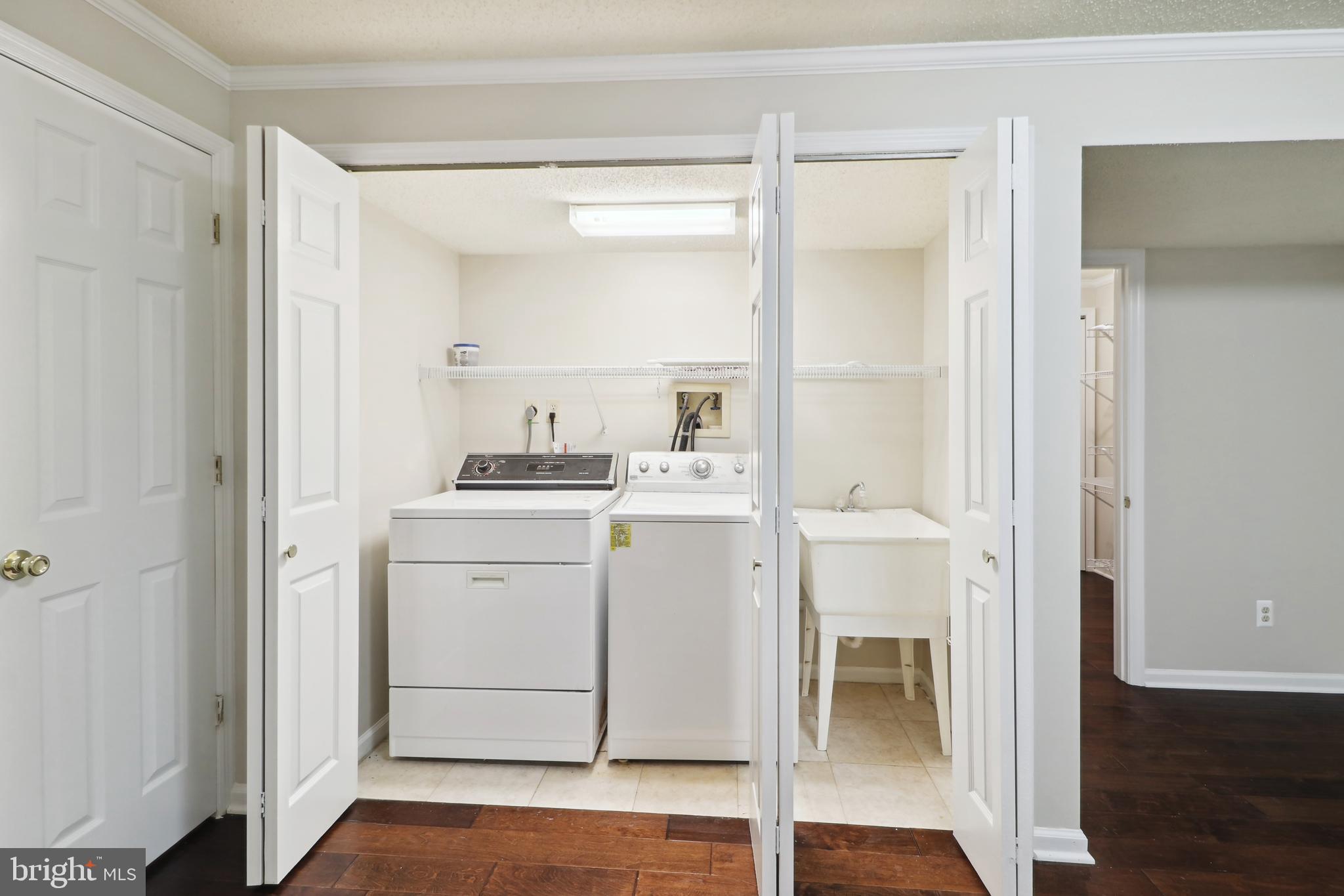 SIGNAL HILL - Residential