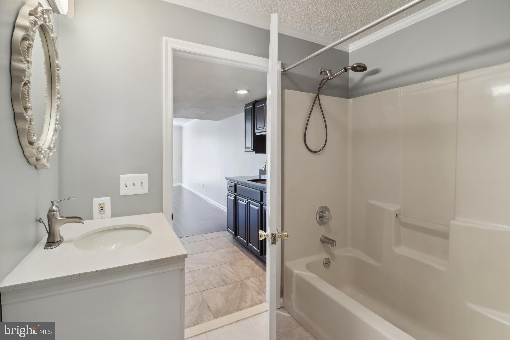 SIGNAL HILL - Residential