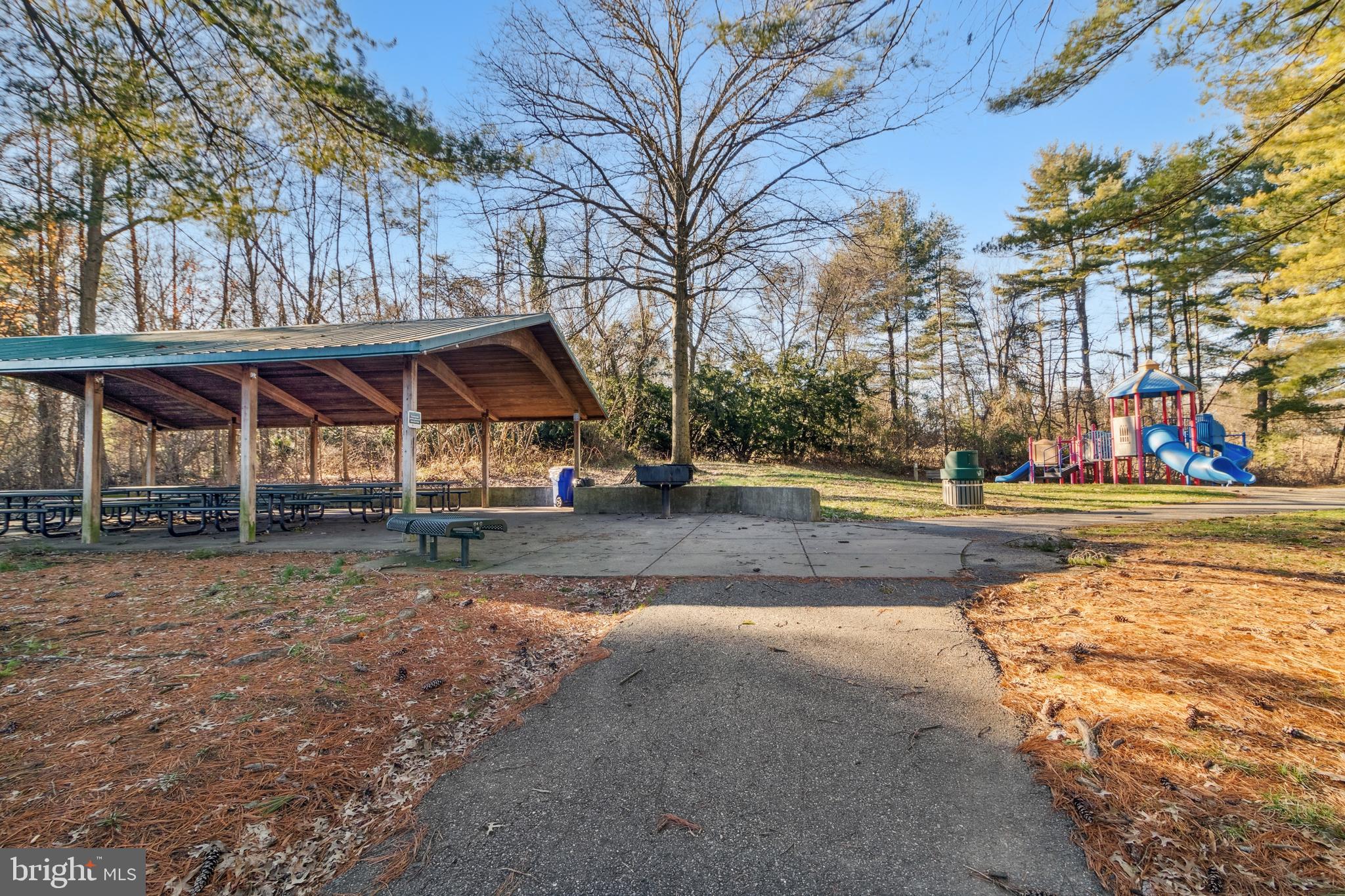 SIGNAL HILL - Residential